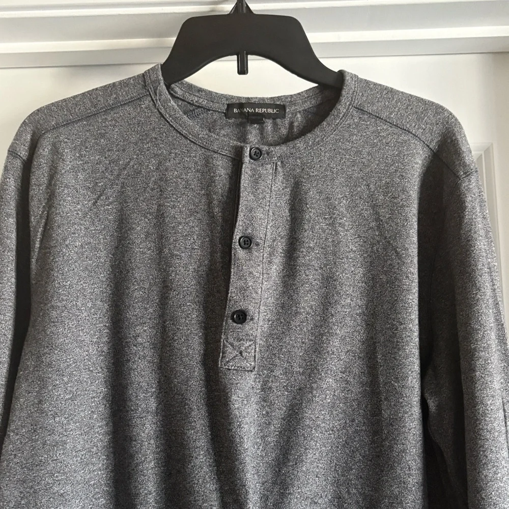Banana Republic Henley Size Large